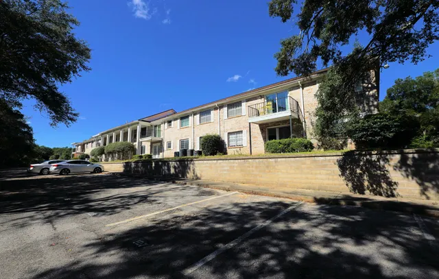 $1,700 | 116 Country Club Drive, Unit 116, Niceville, FL 32578