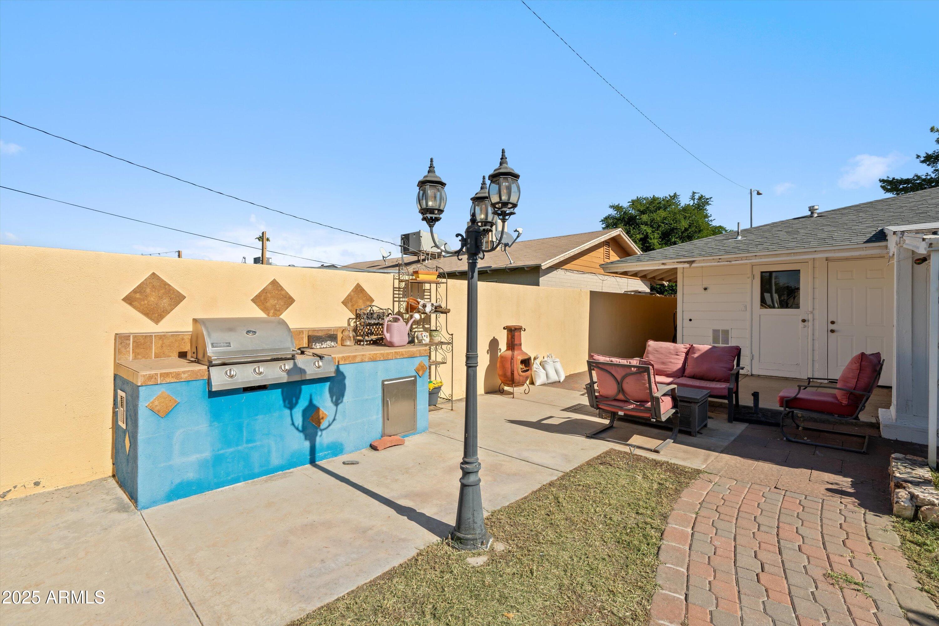 8216 North 9th Street Phoenix, AZ 85020 - Photo 26 of 38 a view of a couches in patio of the house