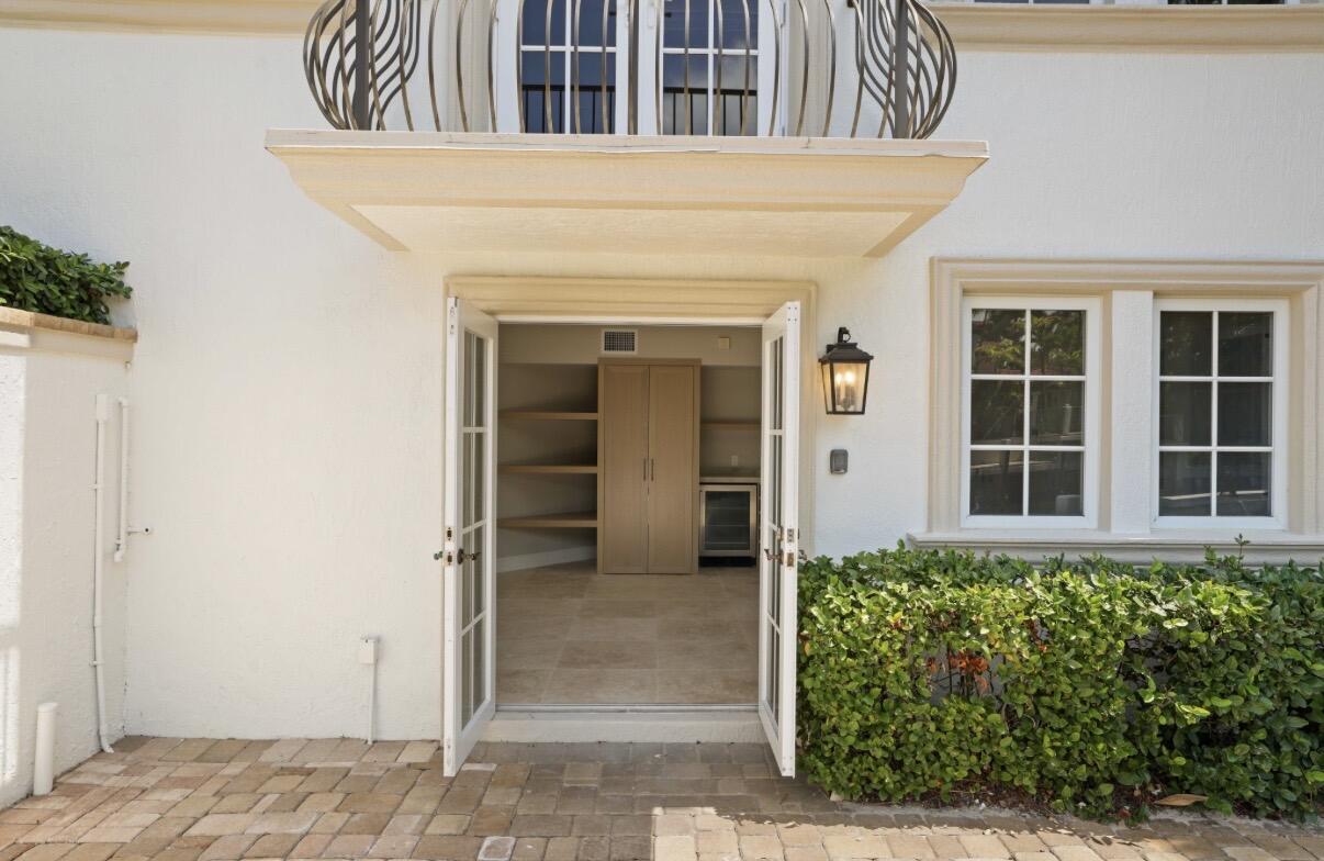 723 Marble Way Boca Raton, FL 33432 - Photo 70 of 89 Guest House Entrance