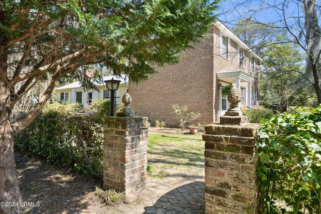 $1,250,000 | 809 Hamilton Street, Beaufort, SC 29902