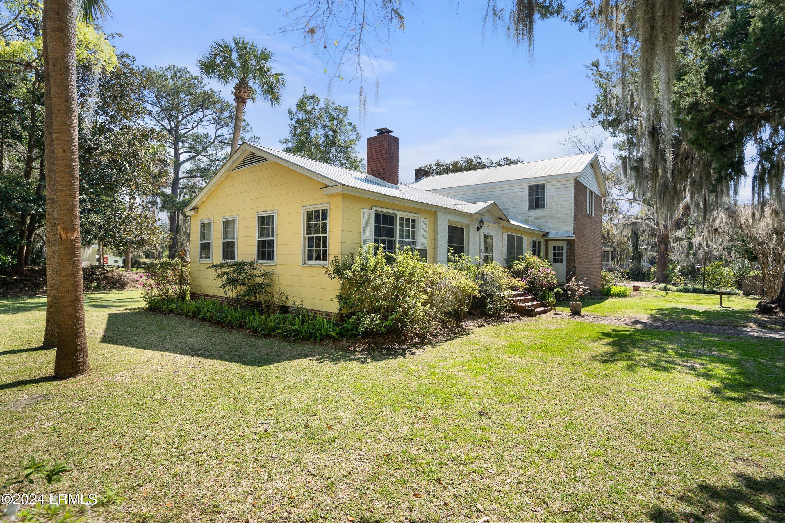 809 Hamilton Street Beaufort, SC 29902 - Photo 3 of 49 DSC02491-10.jpg-SMALL