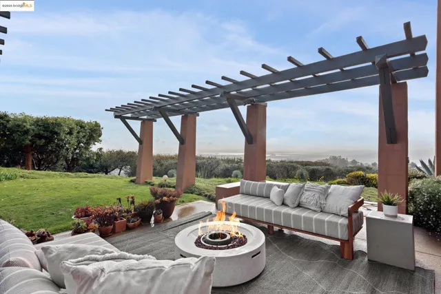 $3,000,000 | 5 Woodside Way, Oakland, CA 94611