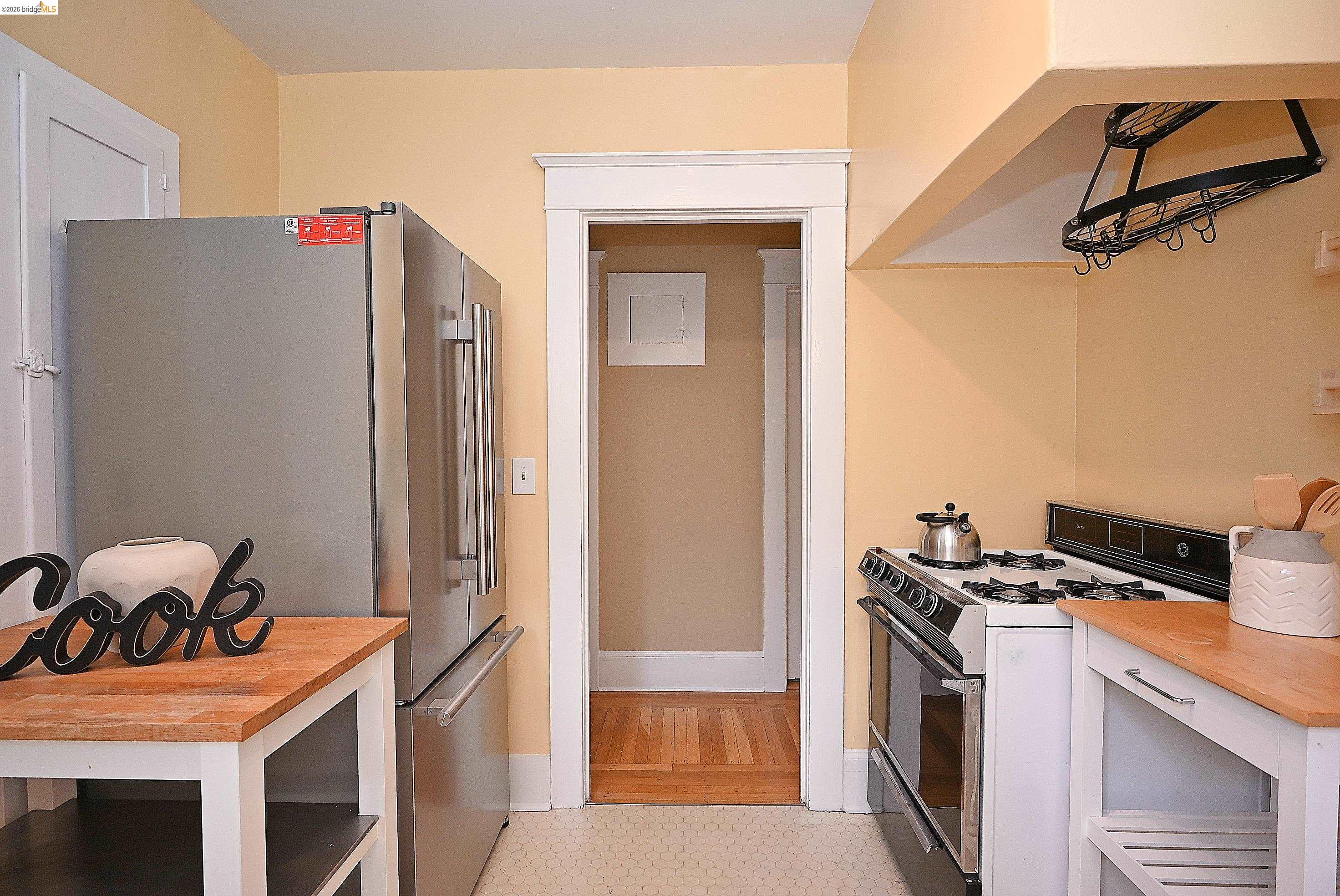 1301 Bonita Avenue, Unit 3 Berkeley, CA 94709 - Photo 24 of 48 Kitchen