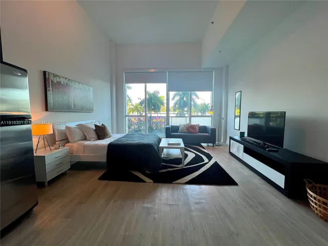 $2,200 | 253 Northeast 2nd Street, Unit 233, Miami, FL 33132