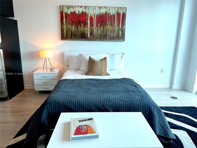 $2,200 | 253 Northeast 2nd Street, Unit 233, Miami, FL 33132