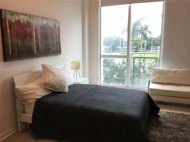 $2,200 | 253 Northeast 2nd Street, Unit 233, Miami, FL 33132