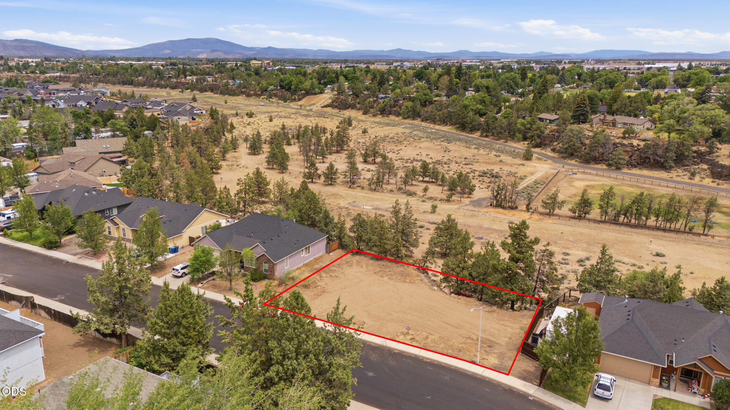 320 Northwest 16th Place Redmond, OR 97756 - Photo 1 of 14