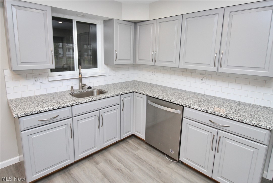 1120 Ford Road Cleveland, OH 44124 - Photo 4 of 17