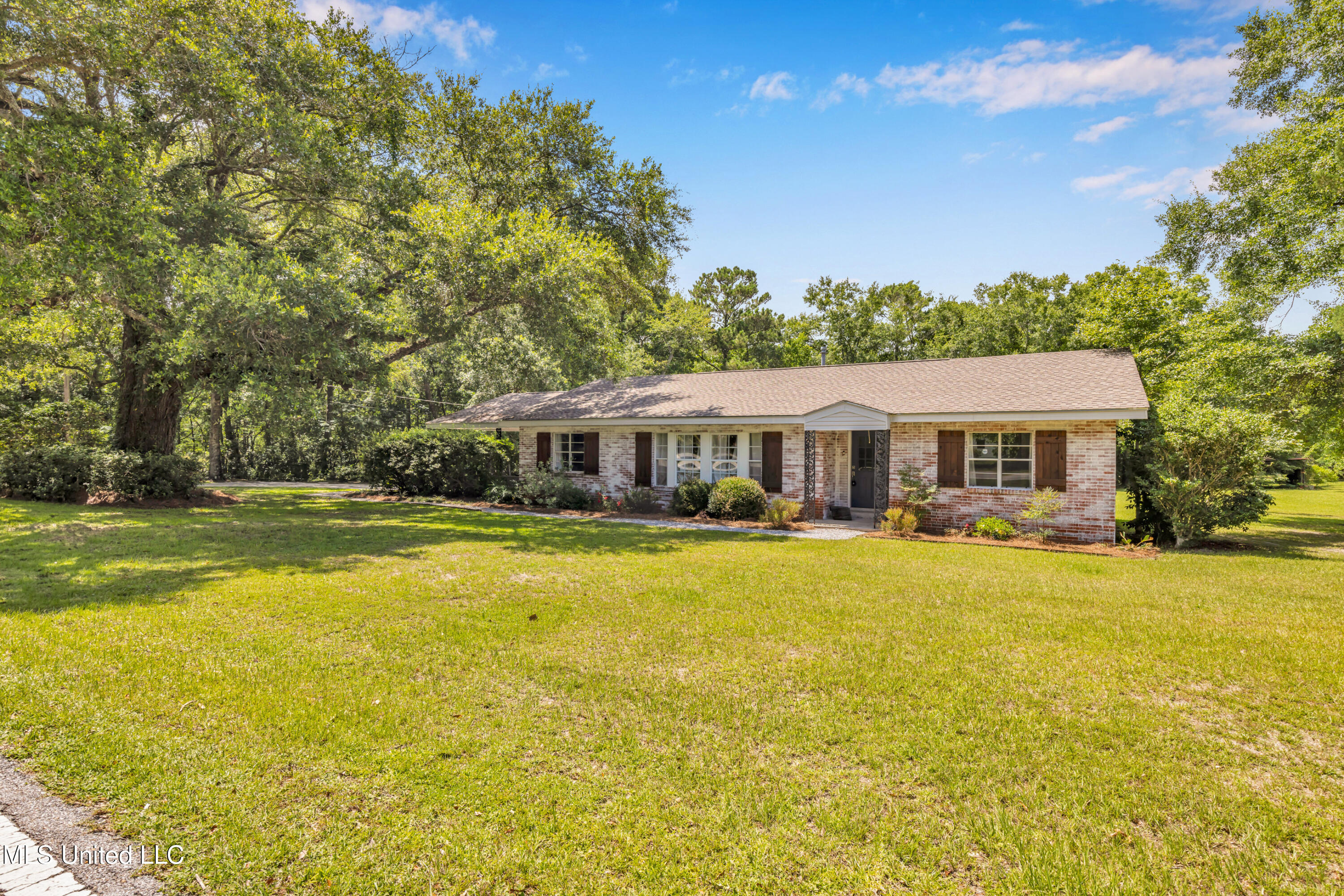 600 Graveline Road Gautier, MS 39553 - Photo 2 of 32 600GravelineRd-2