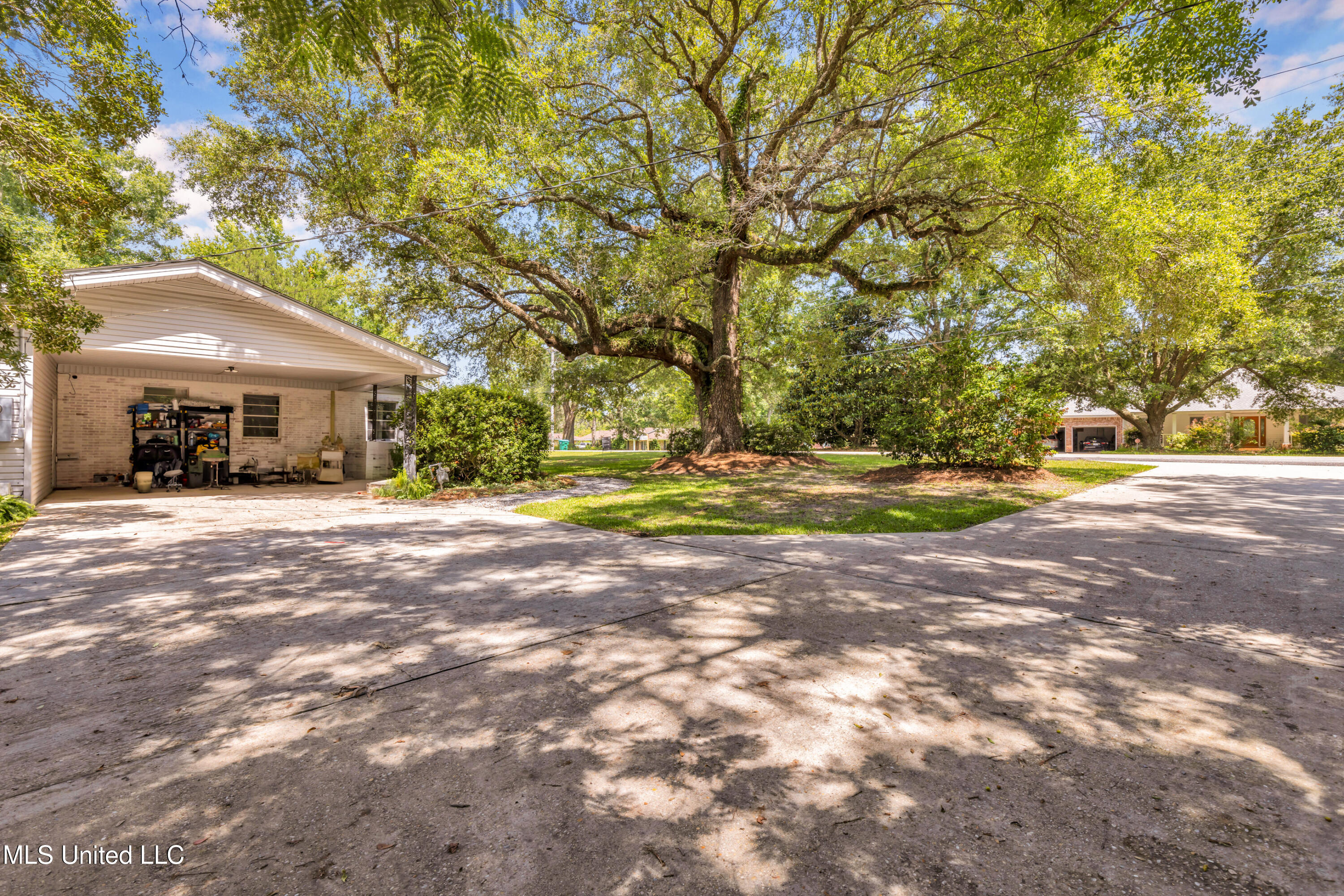 600 Graveline Road Gautier, MS 39553 - Photo 5 of 32 600GravelineRd-5
