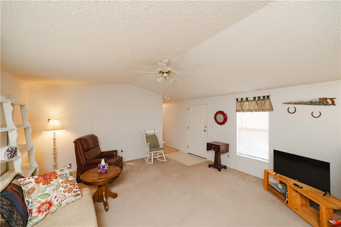 2304 South Estrella Road Golden Valley, AZ 86413 - Photo 32 of 46 Sitting Room