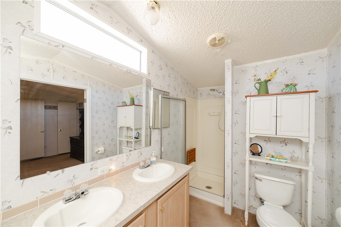 2304 South Estrella Road Golden Valley, AZ 86413 - Photo 36 of 46 Bathroom