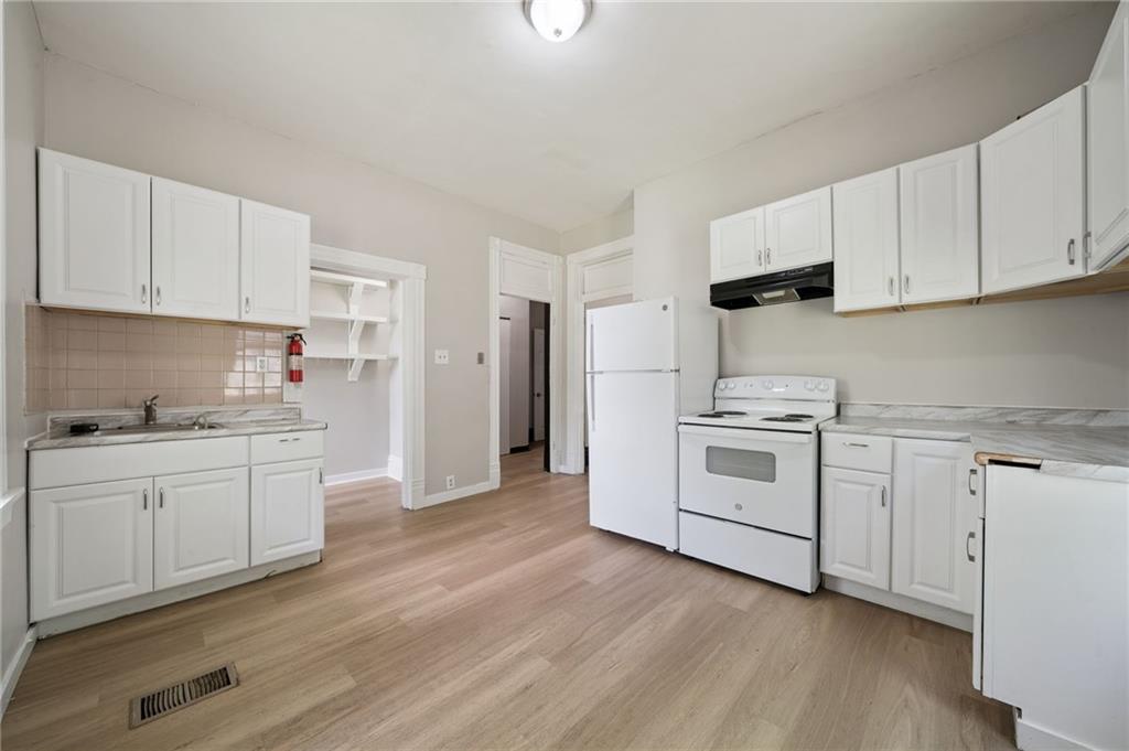 124 Cutler Street McKees Rocks, PA 15136 - Photo 4 of 12