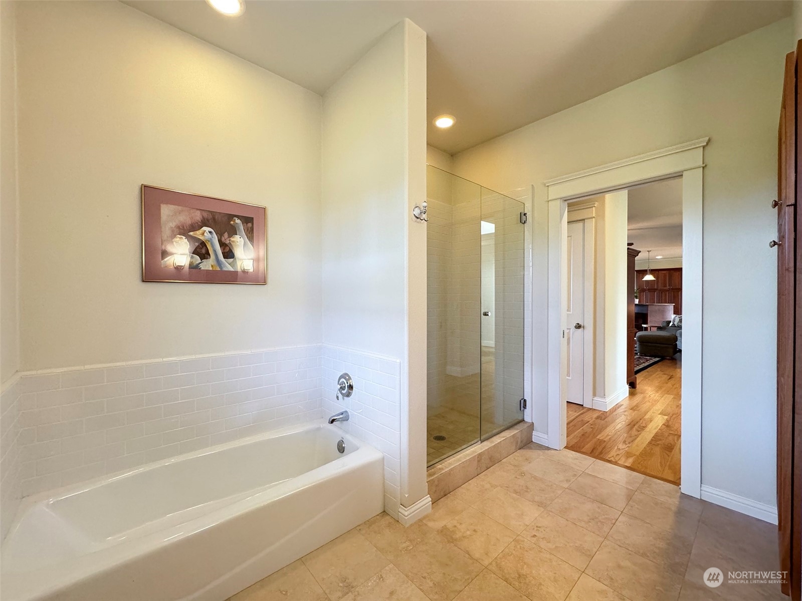 31 Fergy Lane Sequim, WA 98382 - Photo 24 of 40 a bathroom with a bathtub and a shower