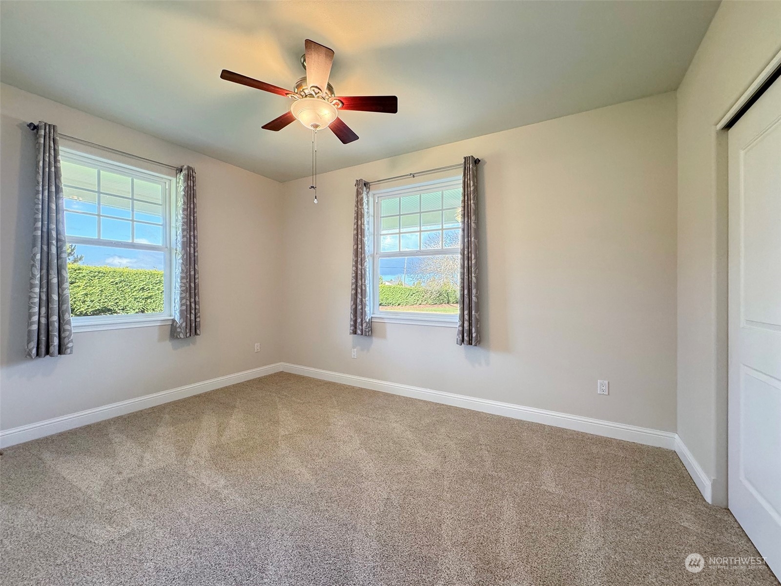31 Fergy Lane Sequim, WA 98382 - Photo 25 of 40 a view of an empty room with a window