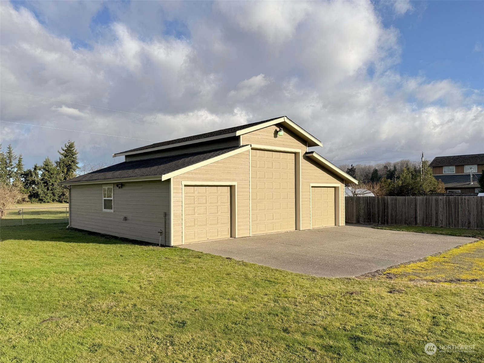 31 Fergy Lane Sequim, WA 98382 - Photo 33 of 40 a front view of a house with a yard