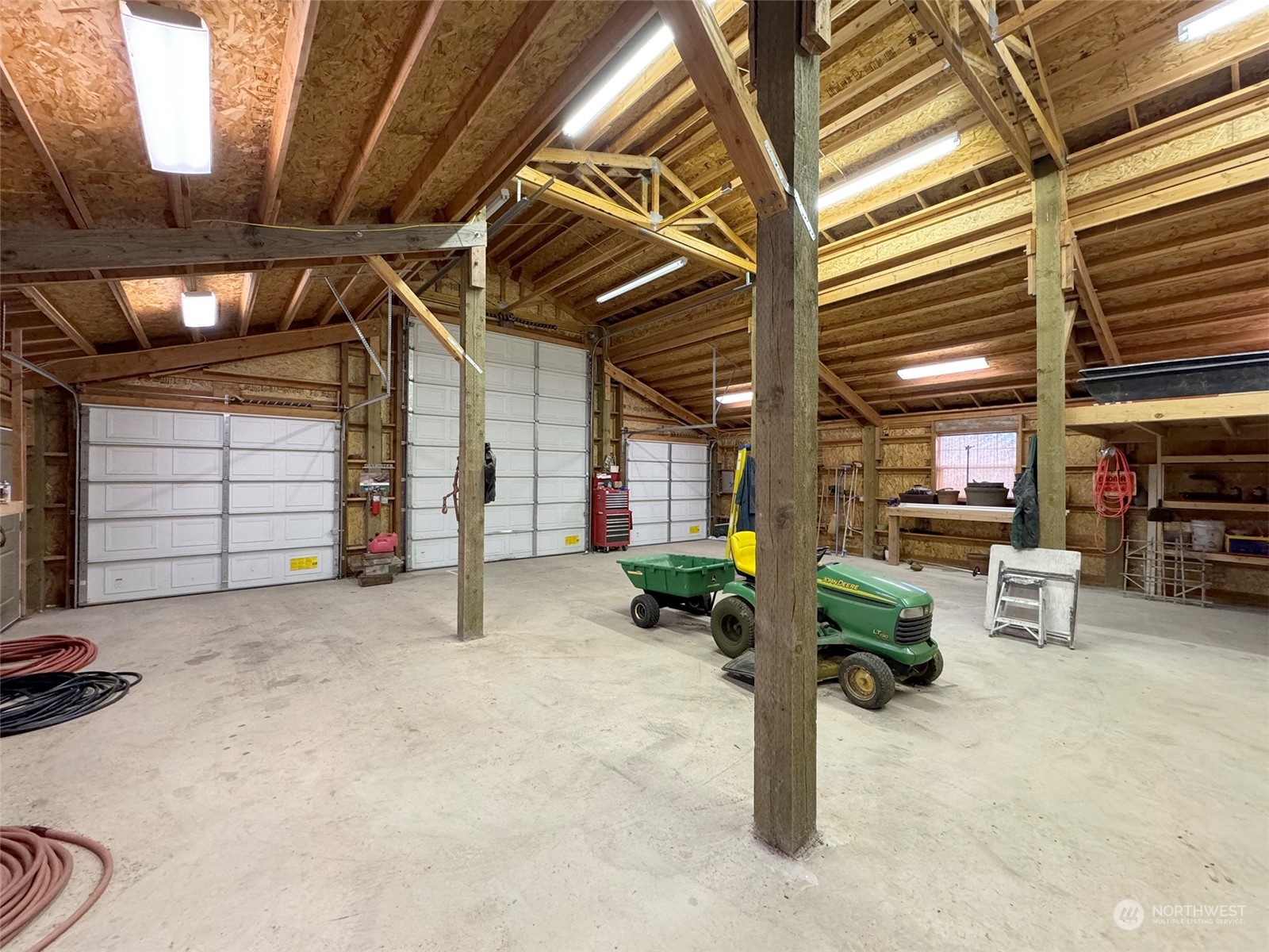 31 Fergy Lane Sequim, WA 98382 - Photo 35 of 40 a view of a patio with table and chairs