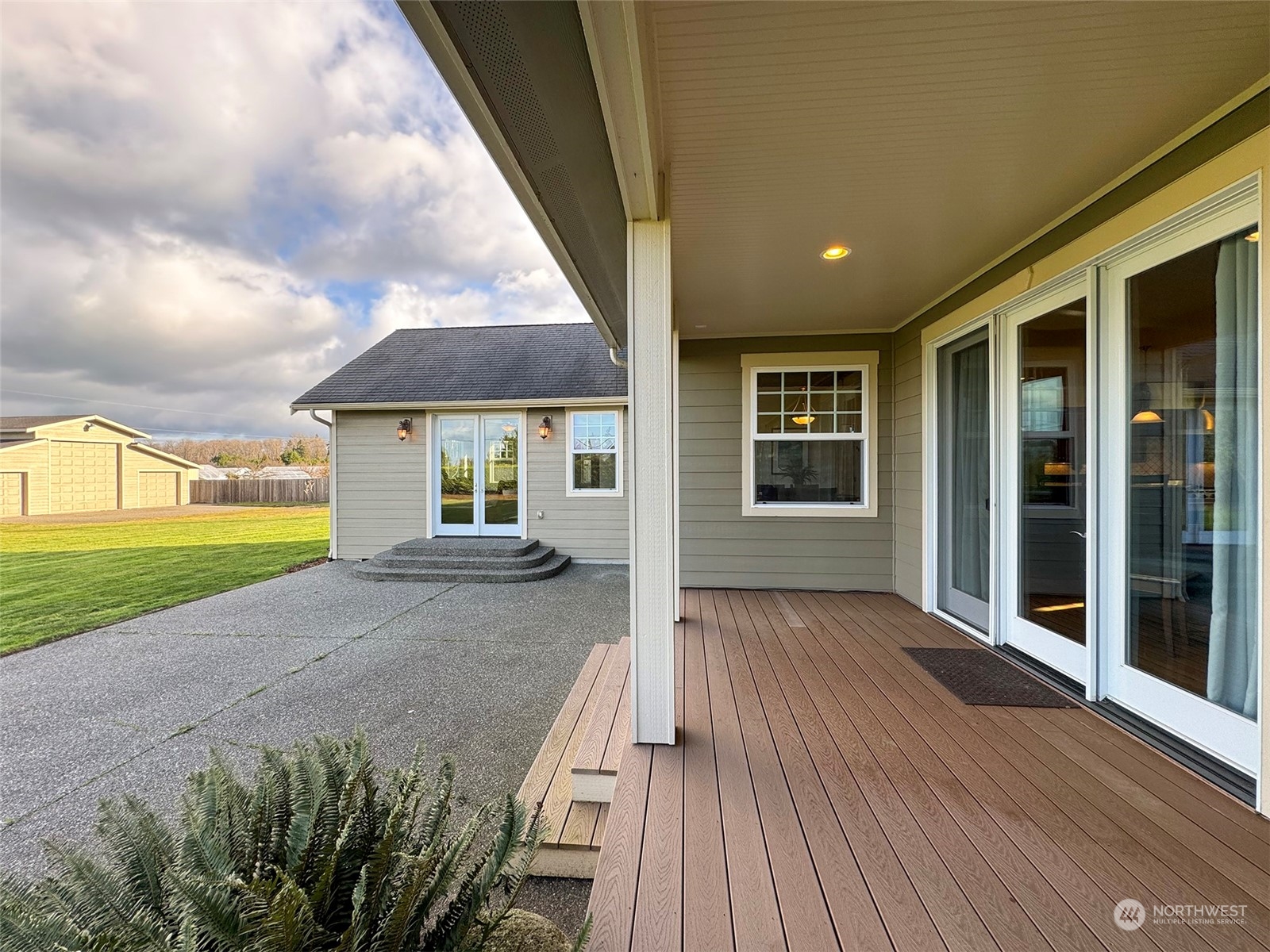 31 Fergy Lane Sequim, WA 98382 - Photo 38 of 40 a view of house with entertaining space