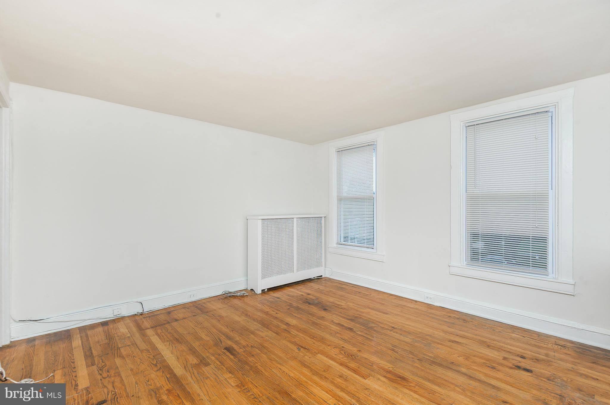 3531 Falls Road Baltimore, MD 21211 - Photo 13 of 29 Living Room