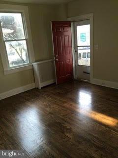 3531 Falls Road Baltimore, MD 21211 - Photo 4 of 29 Living Room