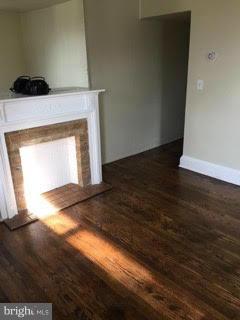 3531 Falls Road Baltimore, MD 21211 - Photo 5 of 29 Living Room