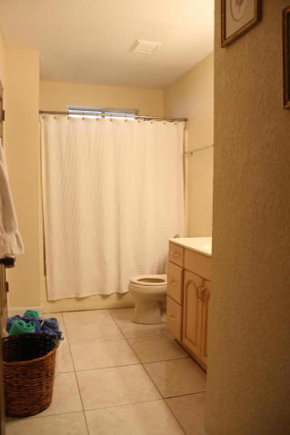 6288 Launch Club Circle Jupiter, FL 33458 - Photo 4 of 12 bathroom 1
