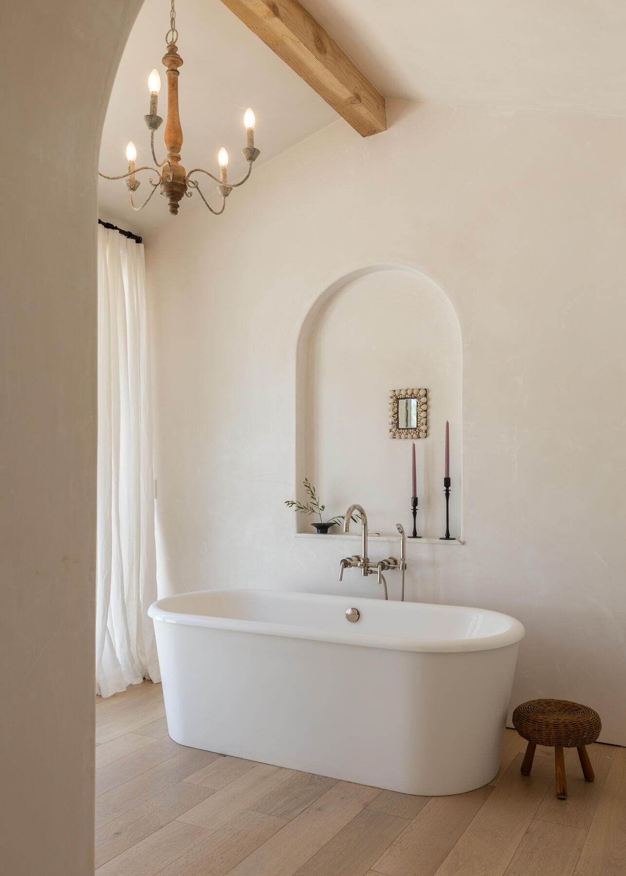 2259 McNell Road Ojai, CA 93023 - Photo 21 of 39 a white bath tub sitting in a bathroom