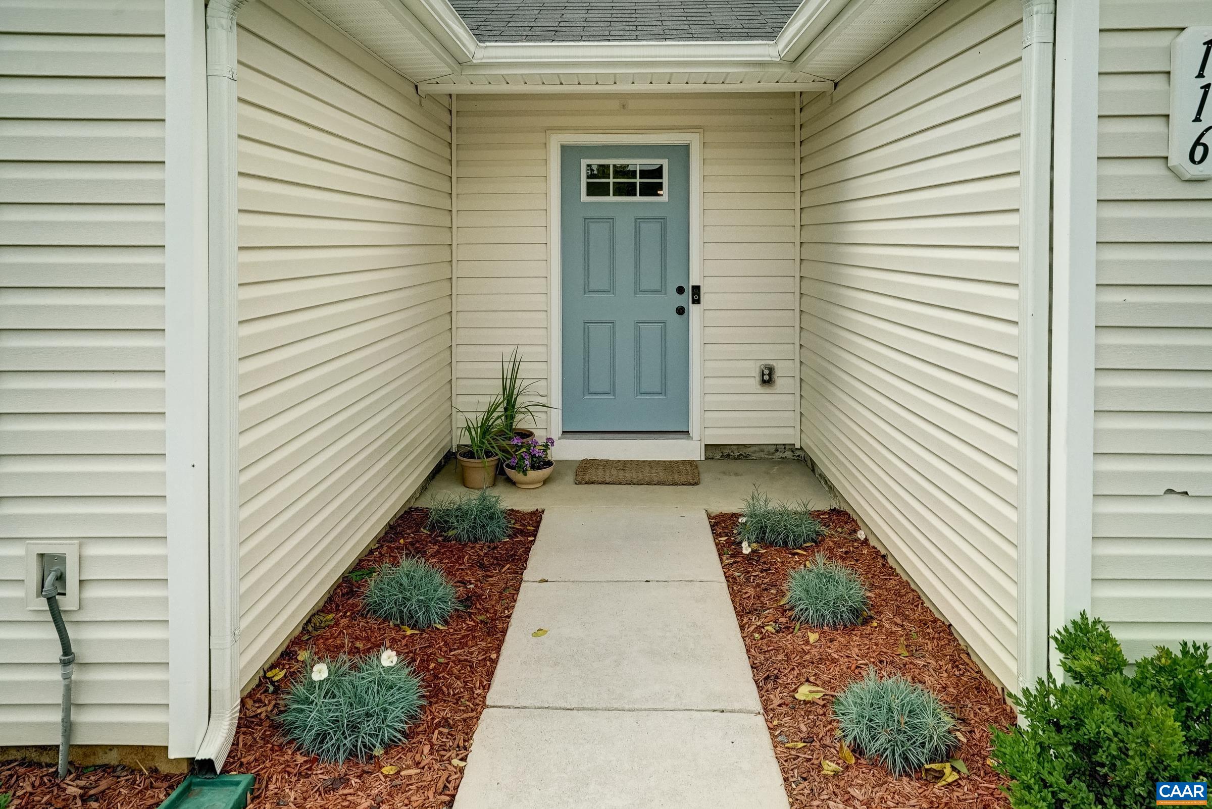 116 White Birch Road Waynesboro, VA 22980 - Photo 4 of 39 Welcoming front walk