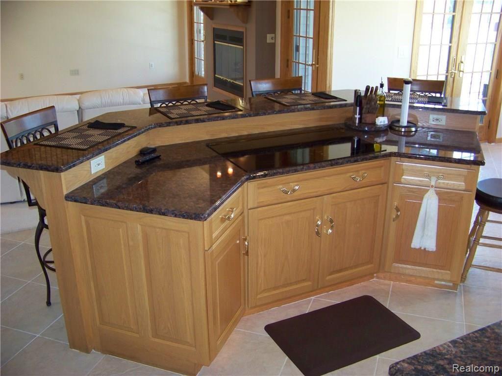9967 Chinavare Road Newport, MI 48166 - Photo 22 of 45 Custom Amish quality cabinetry.