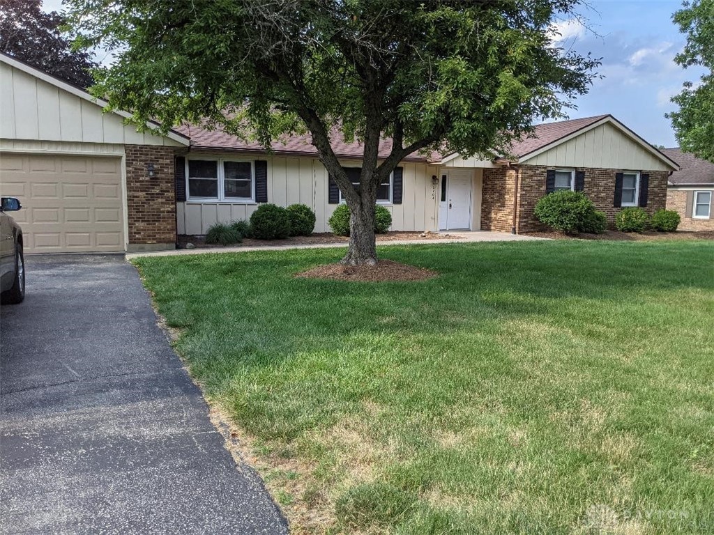 2704 Lantz Road Dayton, OH 45434 - Photo 2 of 10