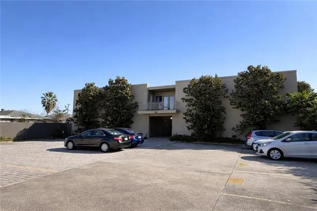 $2,400,000 | 3107 Oris Lane, Metairie, LA 70002