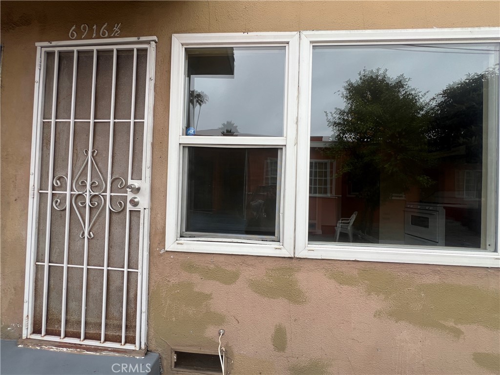 6916 South Main Street, Unit 1/2 Los Angeles, CA 90003 - Photo 2 of 9