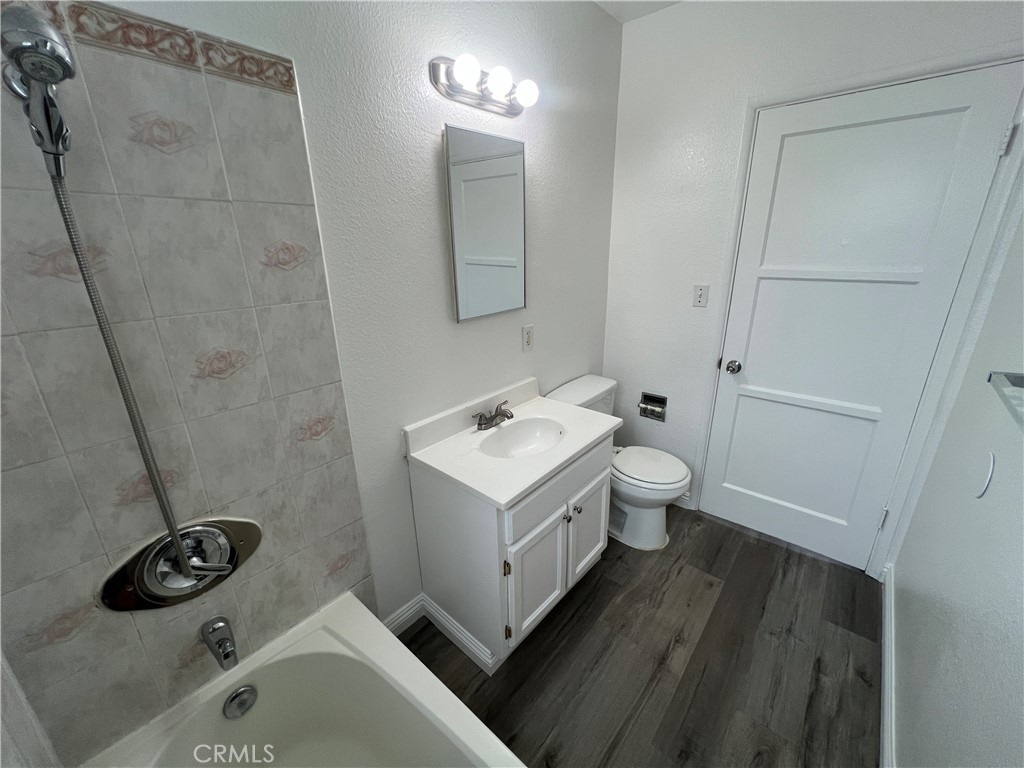 6916 South Main Street, Unit 1/2 Los Angeles, CA 90003 - Photo 7 of 9