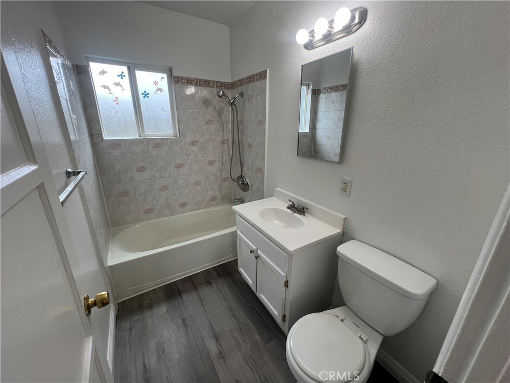 6916 South Main Street, Unit 1/2 Los Angeles, CA 90003 - Photo 8 of 9