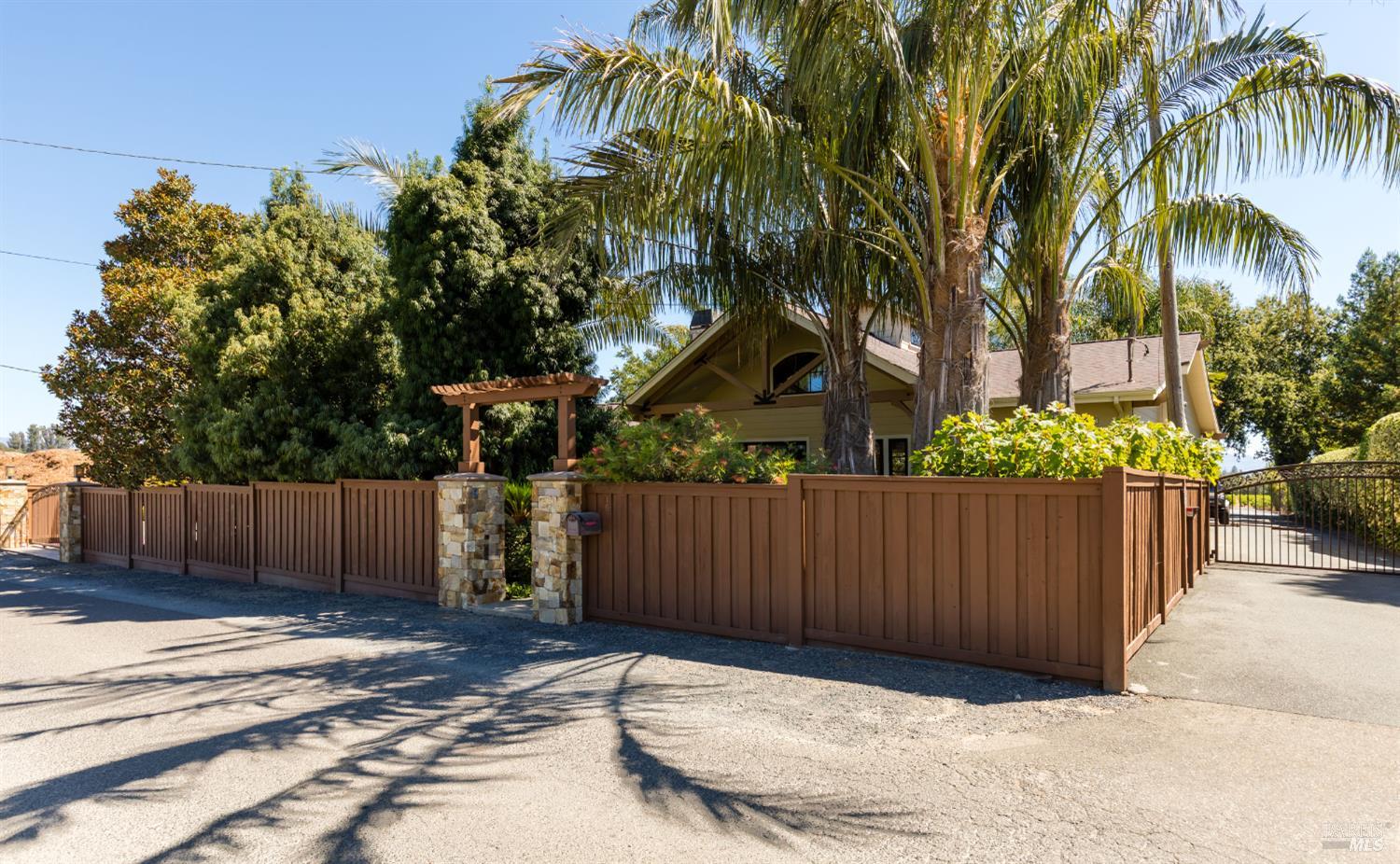 1636 Abramson Road Santa Rosa, CA 95401 - Photo 4 of 40