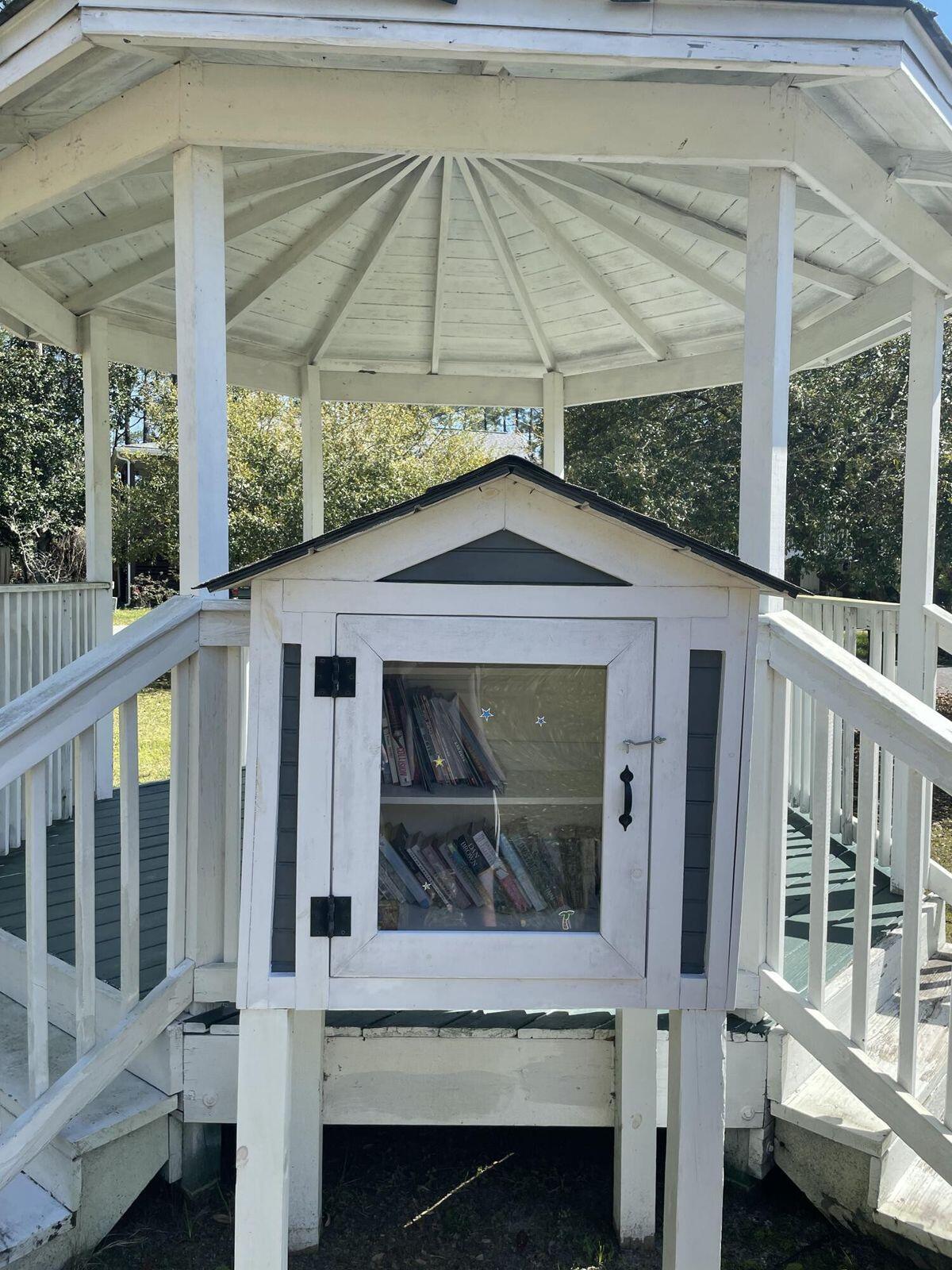 19 Plantation Way Santa Rosa Beach, FL 32459 - Photo 34 of 36 a view of a balcony with a table and chairs