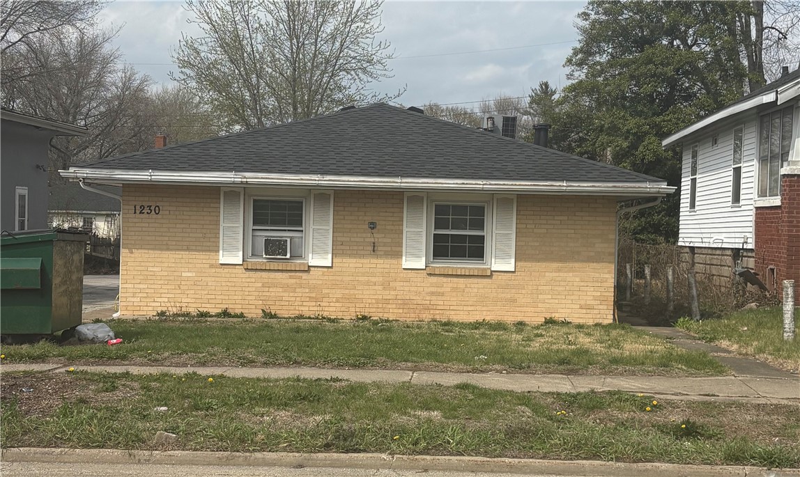 1987 East Cantrell Street Decatur, IL 62521 - Photo 8 of 15 1230 E Cantrell