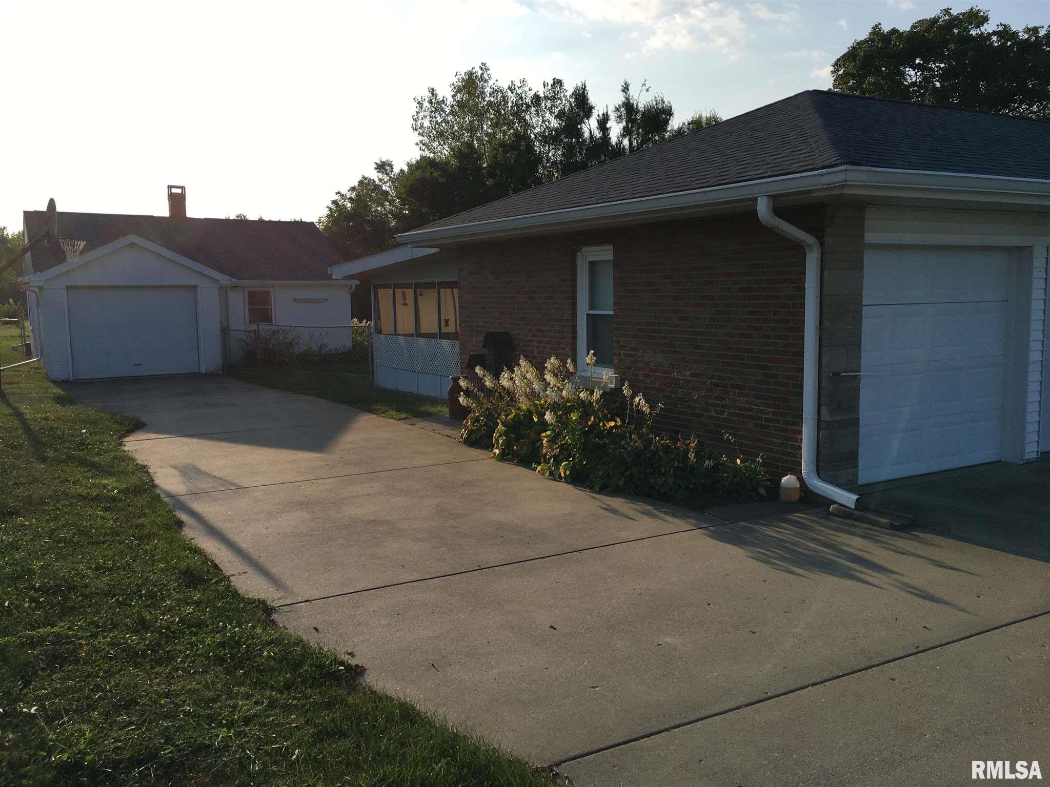 1004 South Main Street Washington, IL 61571 - Photo 31 of 50 Gallery Image 31