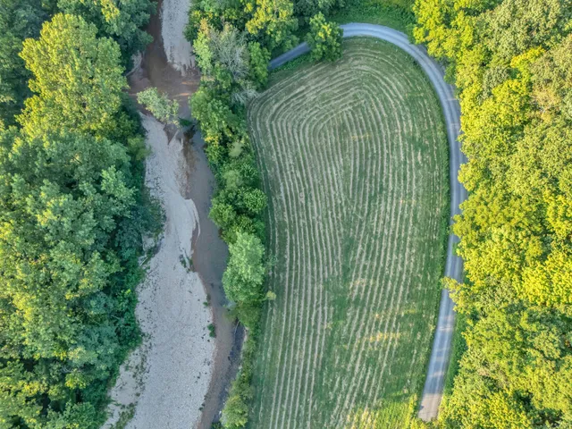 $325,000 | 717 Sister Hollow Road, Westmoreland, TN 37186