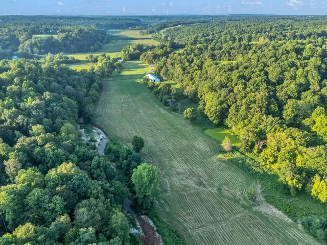 $325,000 | 717 Sister Hollow Road, Westmoreland, TN 37186