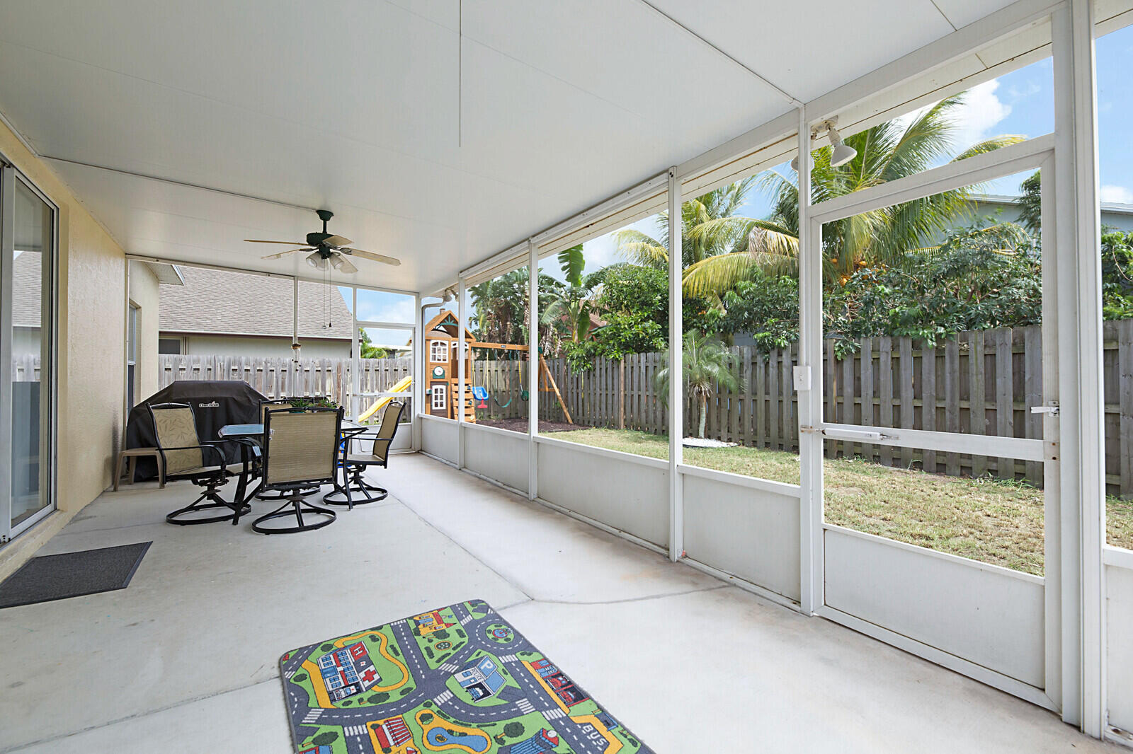 6378 Hollywood Street Jupiter, FL 33458 - Photo 18 of 20 Back patio