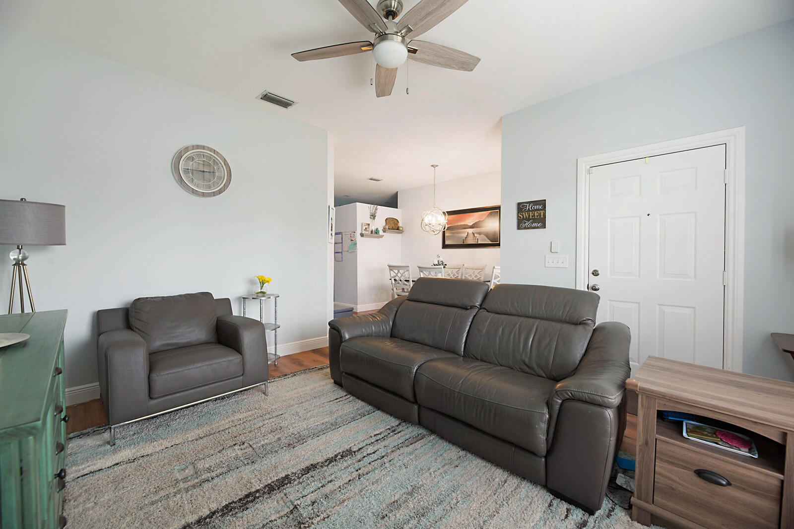 6378 Hollywood Street Jupiter, FL 33458 - Photo 5 of 20 Living room