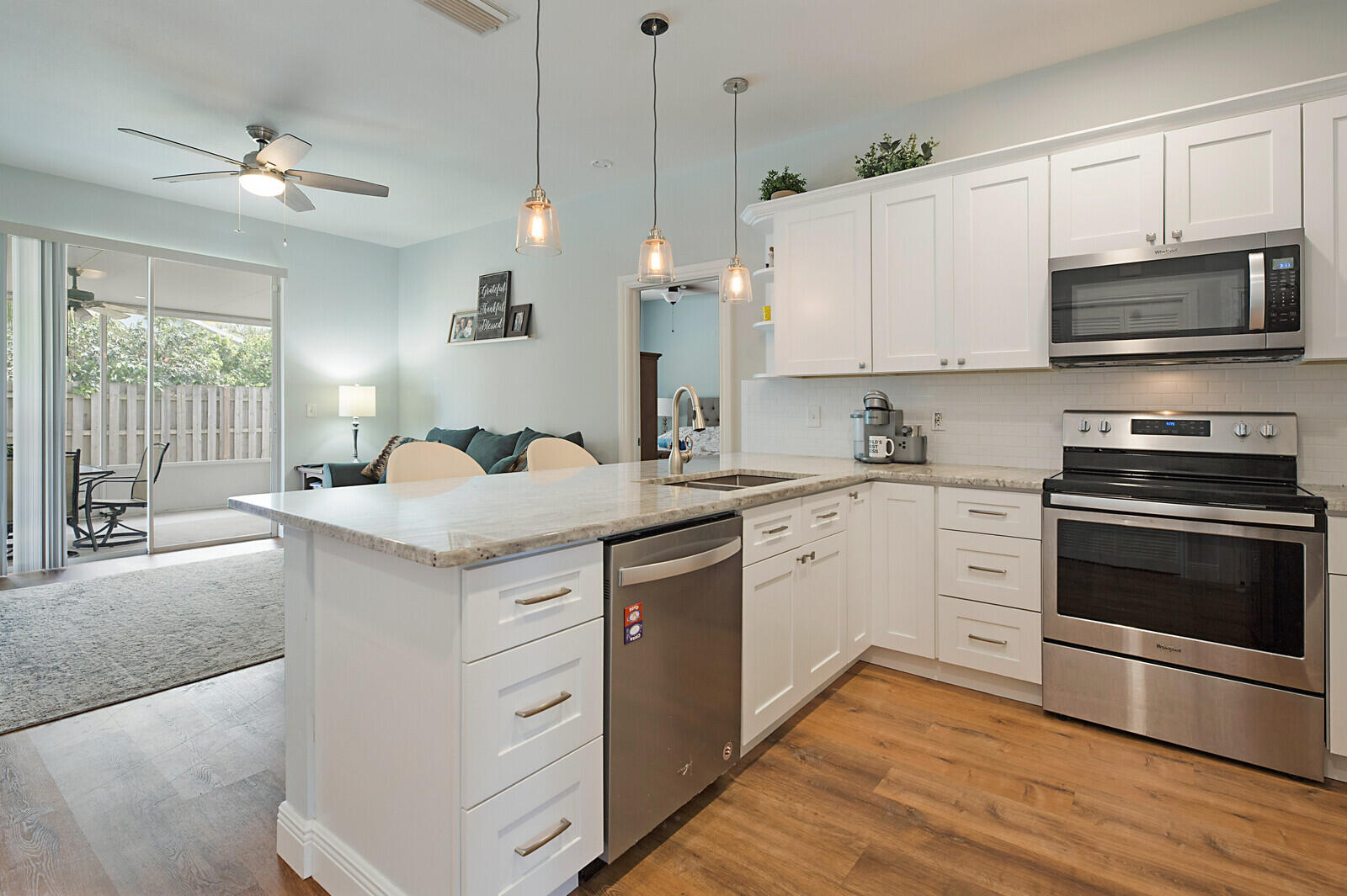 6378 Hollywood Street Jupiter, FL 33458 - Photo 9 of 20 Kitchen