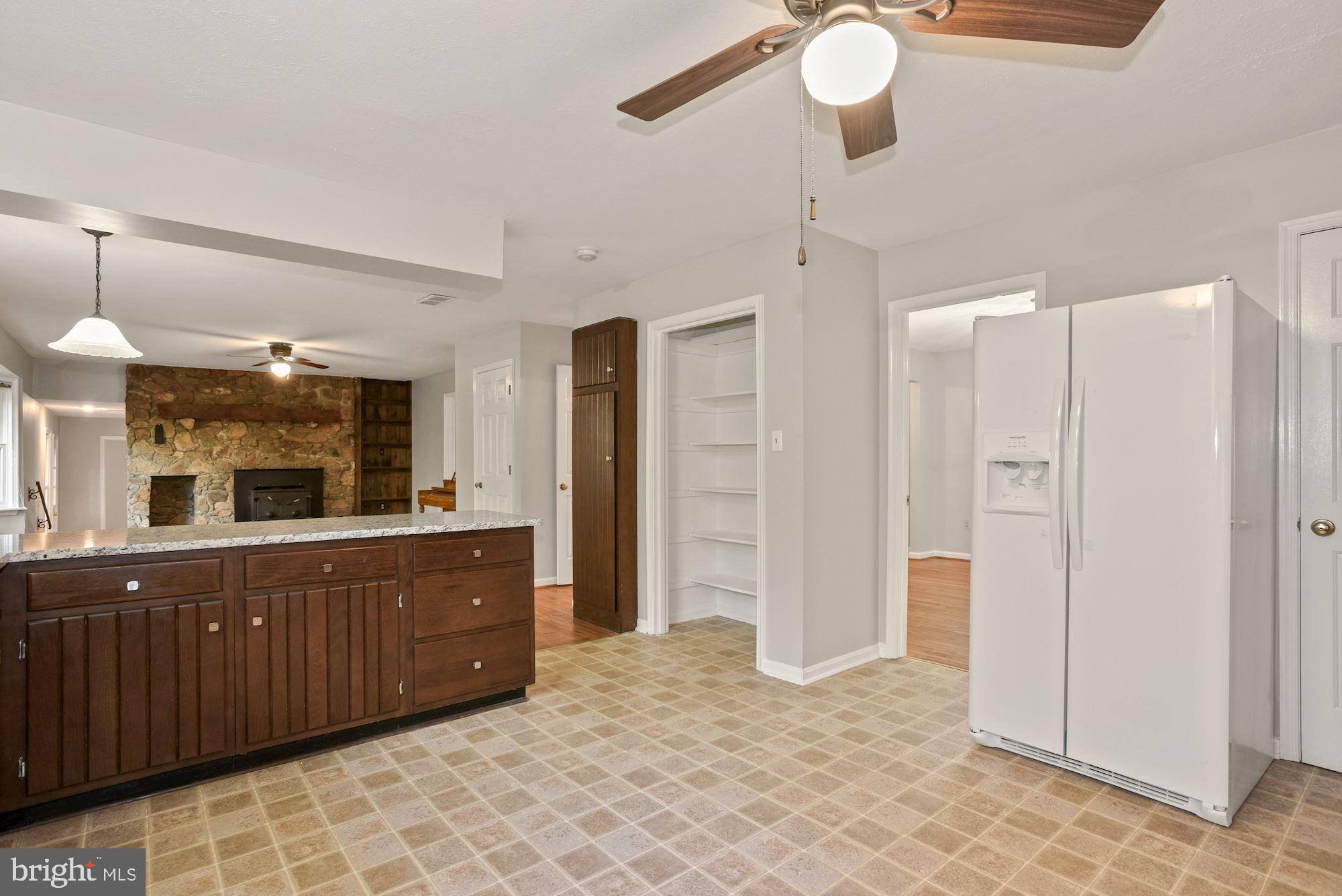 5753 Georgetown Road Broad Run, VA 20137 - Photo 12 of 53 Kitchen with pantry