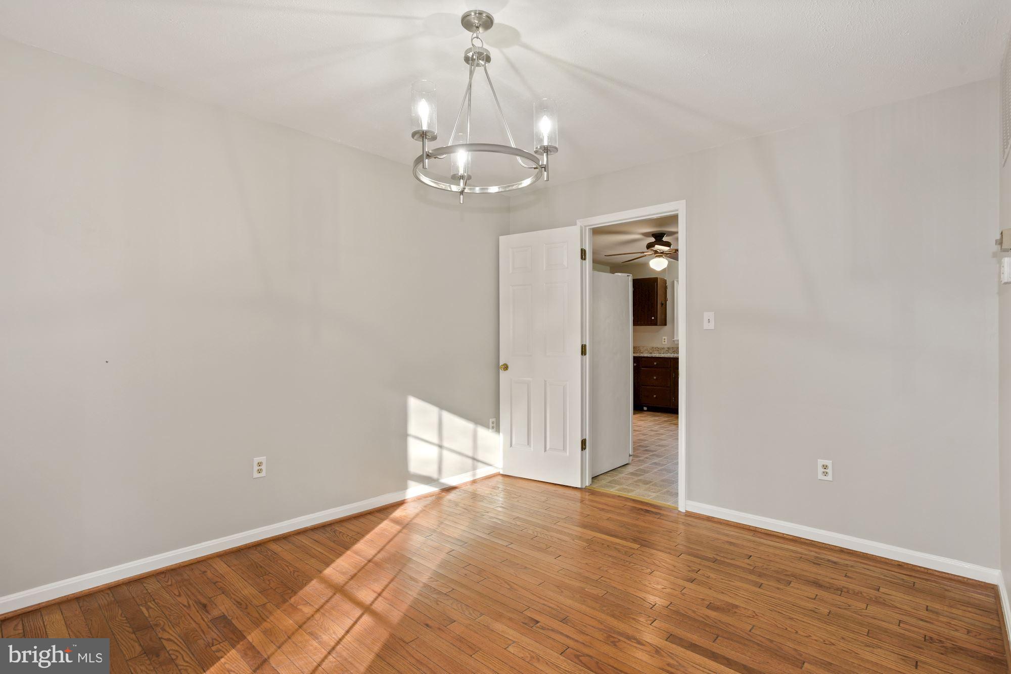 5753 Georgetown Road Broad Run, VA 20137 - Photo 6 of 53 Dining room