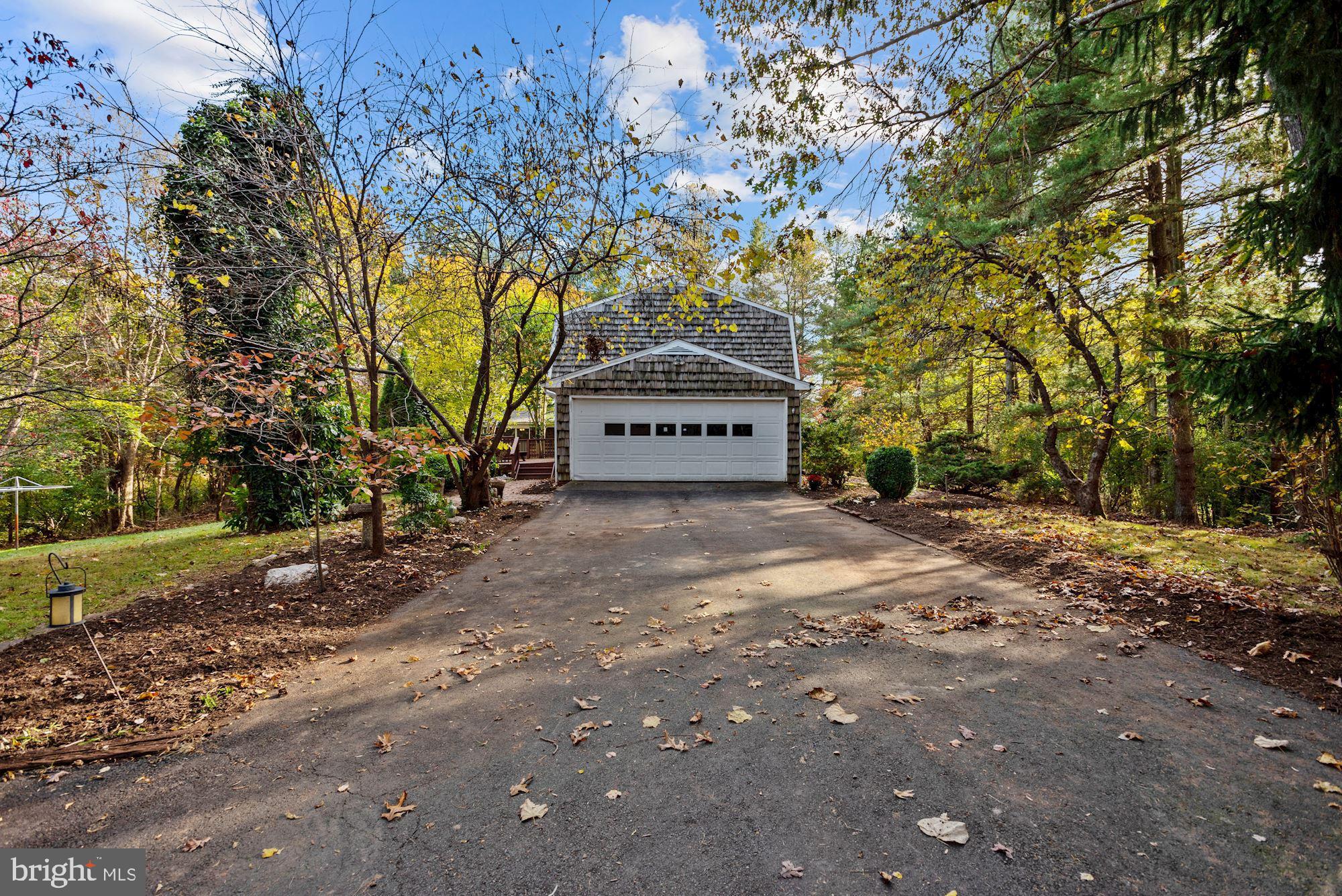 5753 Georgetown Road Broad Run, VA 20137 - Photo 49 of 53 Side load garage