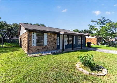 $230,000 | 1308 Pendergrass Street, Lockhart, TX 78644