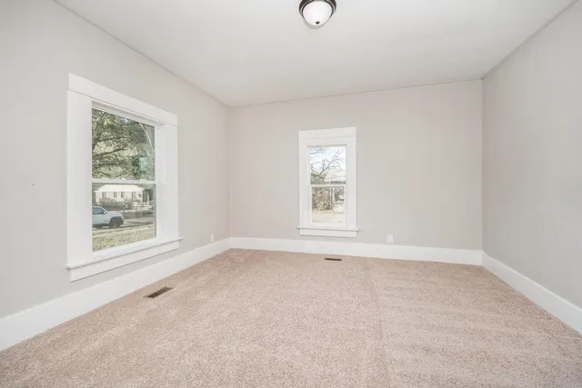 $109,500 | 1424 East 1st Avenue, Winfield, KS 67156