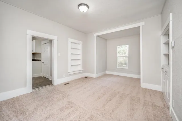 $109,500 | 1424 East 1st Avenue, Winfield, KS 67156