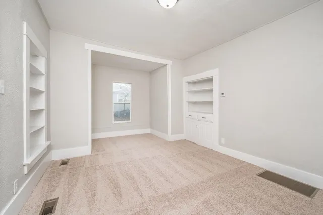 $109,500 | 1424 East 1st Avenue, Winfield, KS 67156